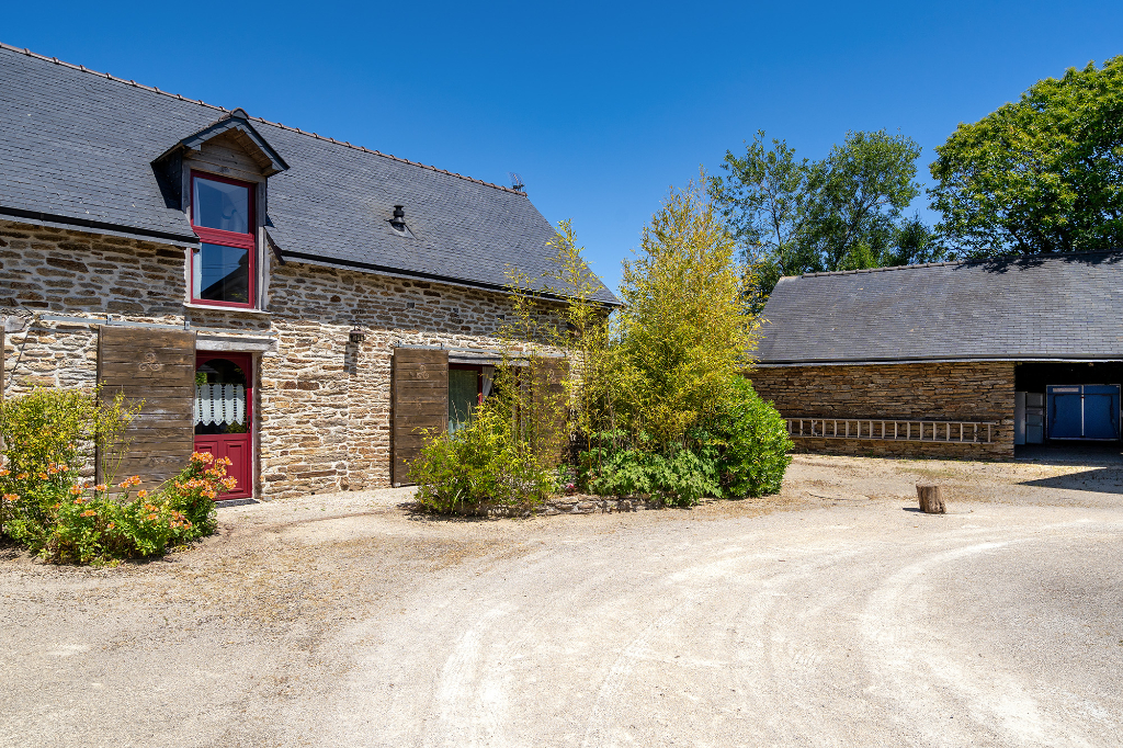 A vendre à Melgven ensemble de deux maisons en pierre