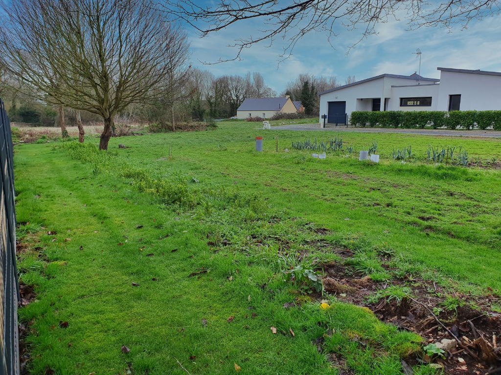 Terrain plat de 625m² à 4km de la pointe de la Torche