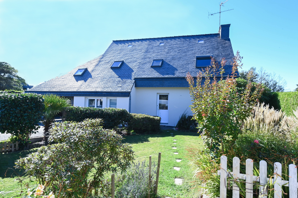 A vendre à Concarneau maison de 127 m² avec terrasse et ...
