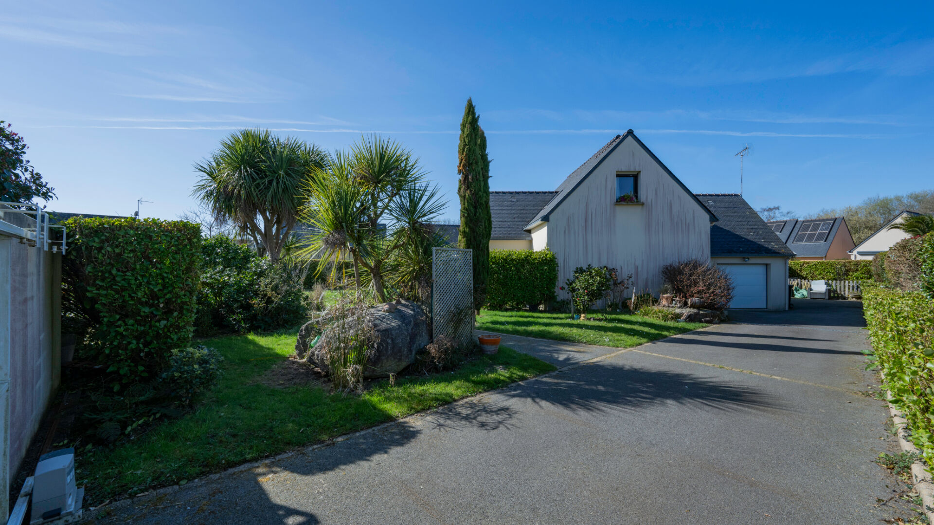 A vendre à Concarneau maison contemporaine proche des com...